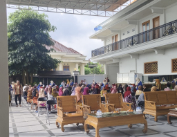 Langkah Sehat Bersama RUANG LYNA: Merawat Tubuh, Menyentuh Hati Warga Ketapang Sampang
