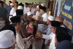Remas Istikmal Banyuates Sampang Santuni 29 Anak Yatim, Donasi Capai Rp 158 Juta