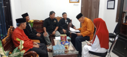 Tak Boleh Mengatasnamakan PSHT Selain Kepemimpinan Taufik, PSHT Cabang Situbondo Serahkan Berkas ke Bakesbangpol