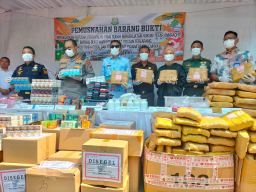 Kejari Kota Malang Musnahkan Ribuan Barang Bukti, Perang Terhadap Narkoba dan Rokok Ilegal Terus Digencarkan