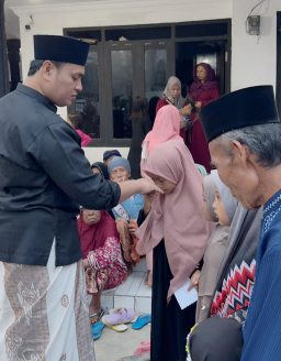 SPPG Salwa Ketapang Sampang Santuni Ratusan Anak Yatim, Janda Tua, dan Relawan Dapur MBG
