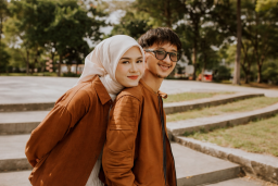 Cinta dalam Doa: Pernikahan Ning Alvi dan Mas Aik Disambut Haru Ratusan Warga Desa Bira Timur Sampang