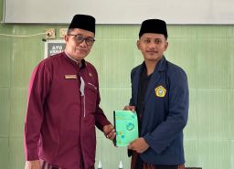 KKNT PADELEGAN UTM Edukasi Siswa SMPN 3 Pademawu tentang HAM di Ruang Digital, Serahkan Modul Pembelajaran