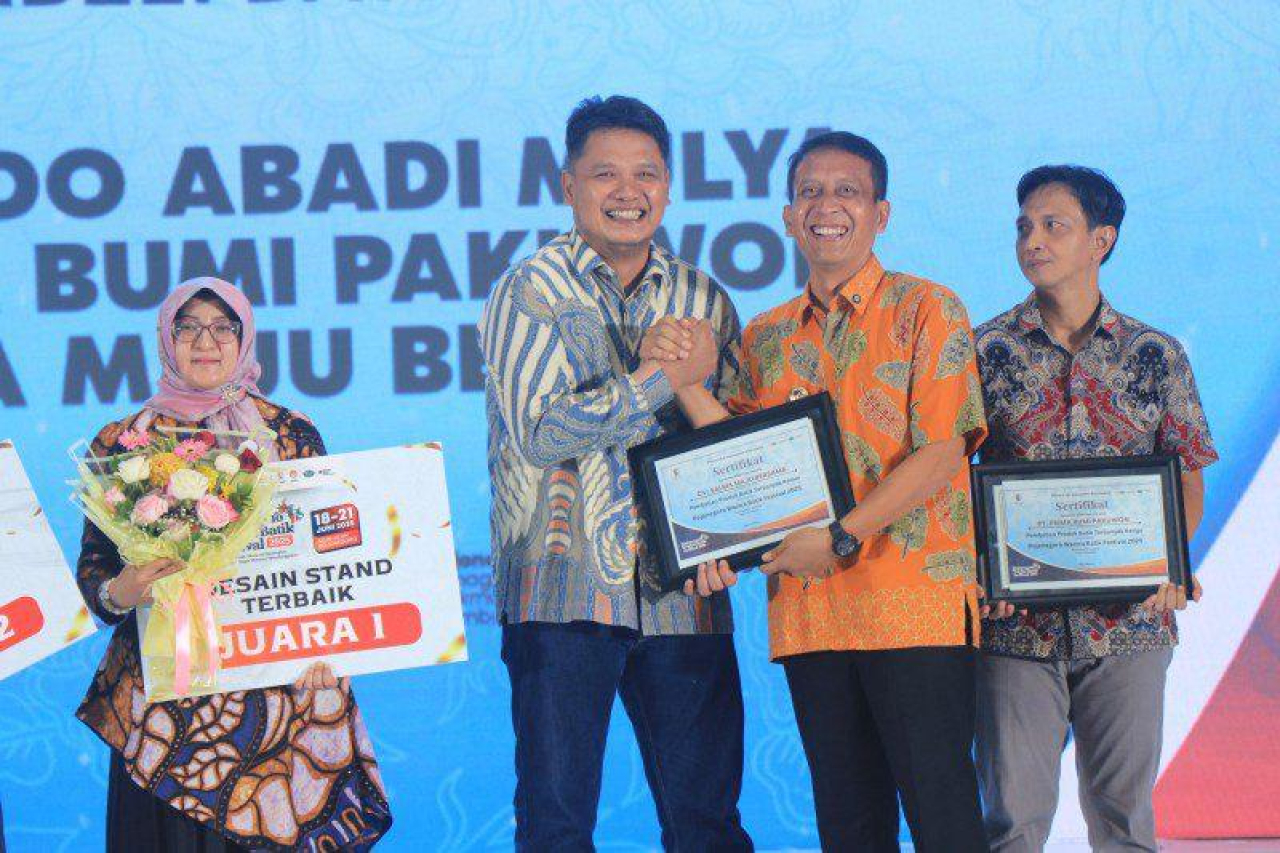 Bojonegoro Wastra Batik Festival 2025 Catat Transaksi Rp1,3 Miliar, Bupati Apresiasi Antusiasme Masyarakat