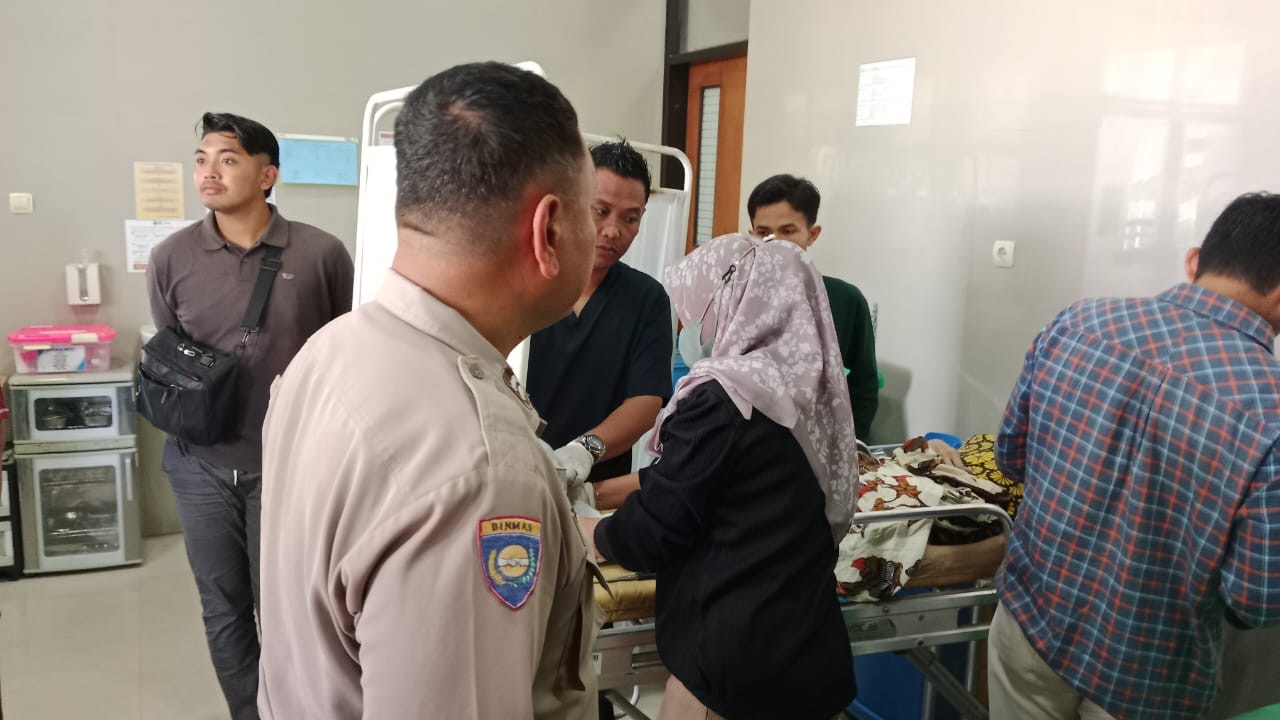 Jenazah Perempuan Ditemukan 700 Meter dari Pantai Camplong Sampang, Keluarga Tolak Autopsi