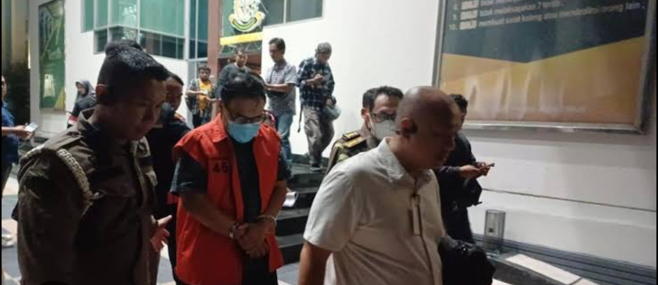 Eks Pejabat Dinas PU Surabaya Ditahan Terkait Gratifikasi Rp3,6 M
