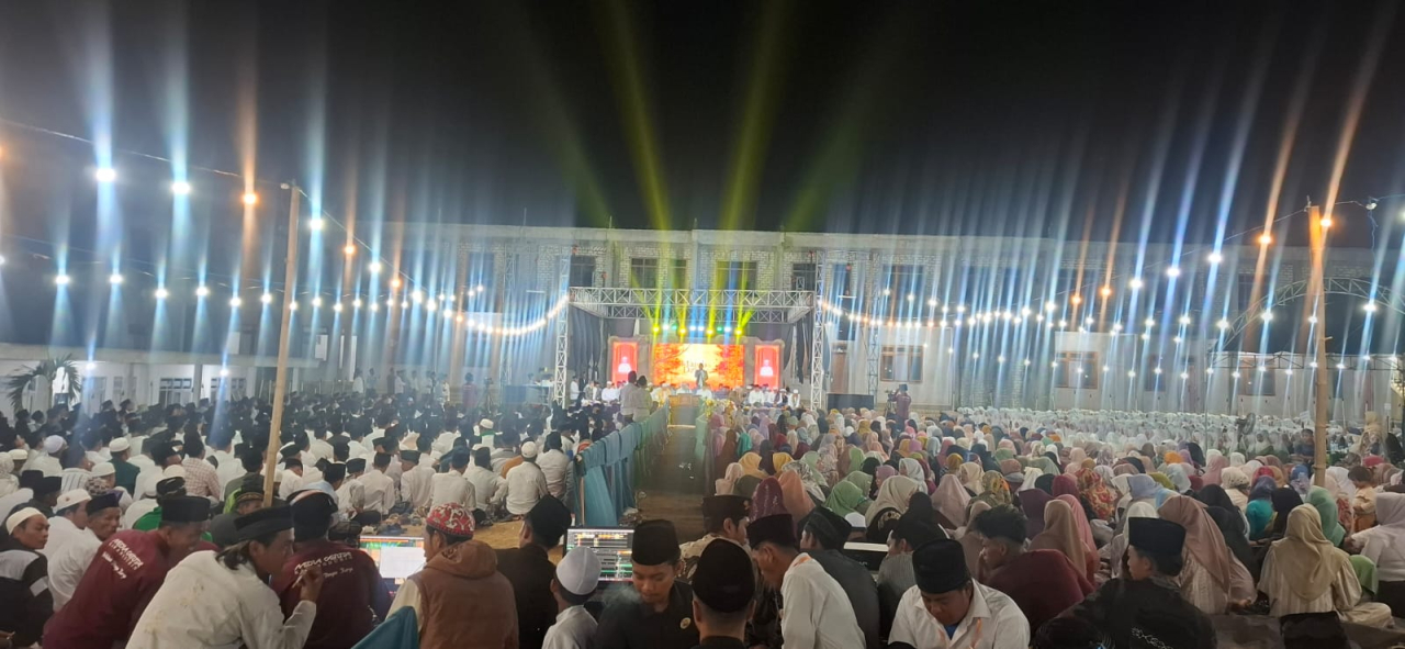 KH. Fauzan Zaini Resmikan Majlis Dzikir Dhampar Alas di Sampang