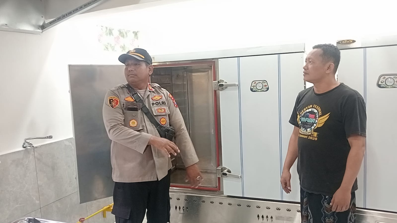 Dua Pekerja Alami Luka Bakar Akibat Kebocoran Gas di SPPG Kedungdung Sampang