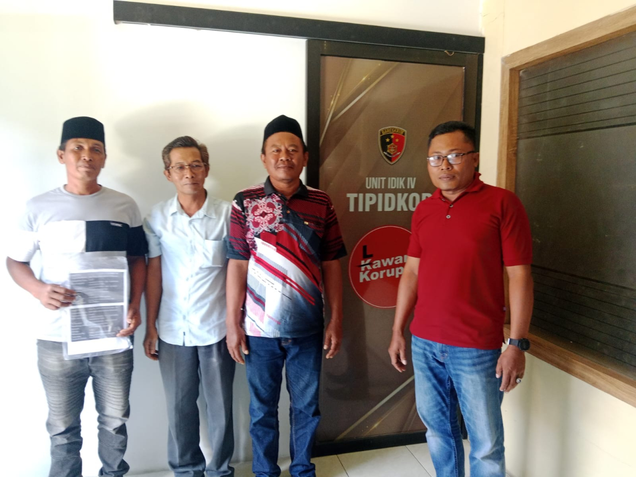 Nelayan Batumarmar Laporkan Dugaan Korupsi Dana Ganti Rumpon Rp3,15 Miliar ke Polres Pamekasan