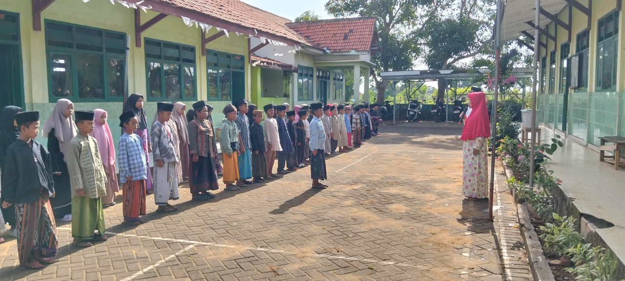 SDN Bira Timur 5 Sampang Peringati Hari Santri Nasional 2025: Tangis Haru Warnai Semangat Santri Cilik Cinta NKRI