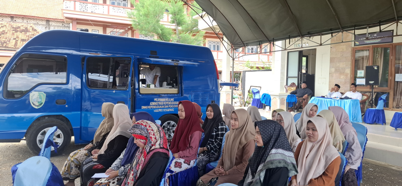 Sambut Haul ke-13, HIMAKA Karangdurin Gelar Baksos Layanan Adminduk Bersama Dispendukcapil Sampang