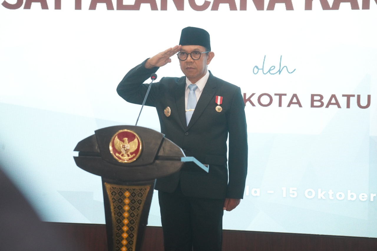 156 ASN Kota Batu Terima Satyalancana Karya Satya, Wali Kota Nurochman Tekankan Integritas dan Inovasi Birokrasi
