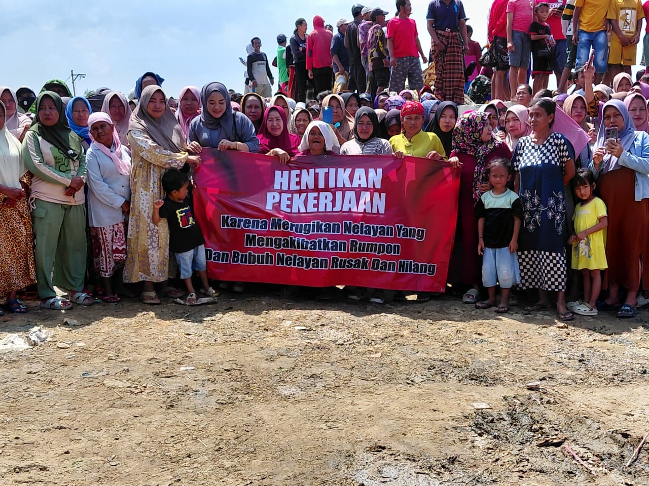 Tolak Survey Migas, Ratusan Nelayan Ketapang Demo ke Sumur Barokah Petronas