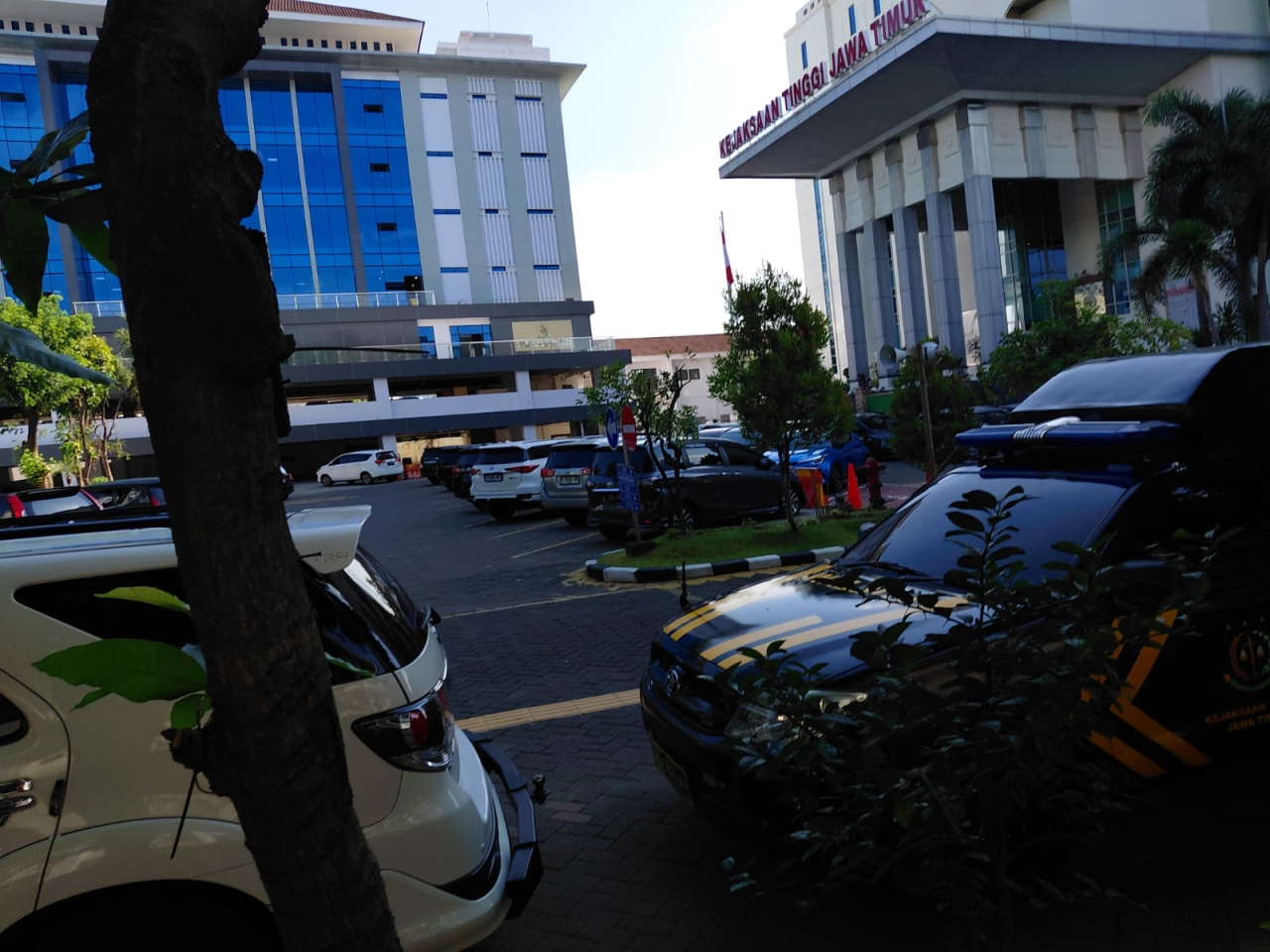 Manager Petronas Diperiksa Kejati Jatim Terkait Dugaan Korupsi Rp 21 Miliar, Enggan Beri Keterangan ke Media