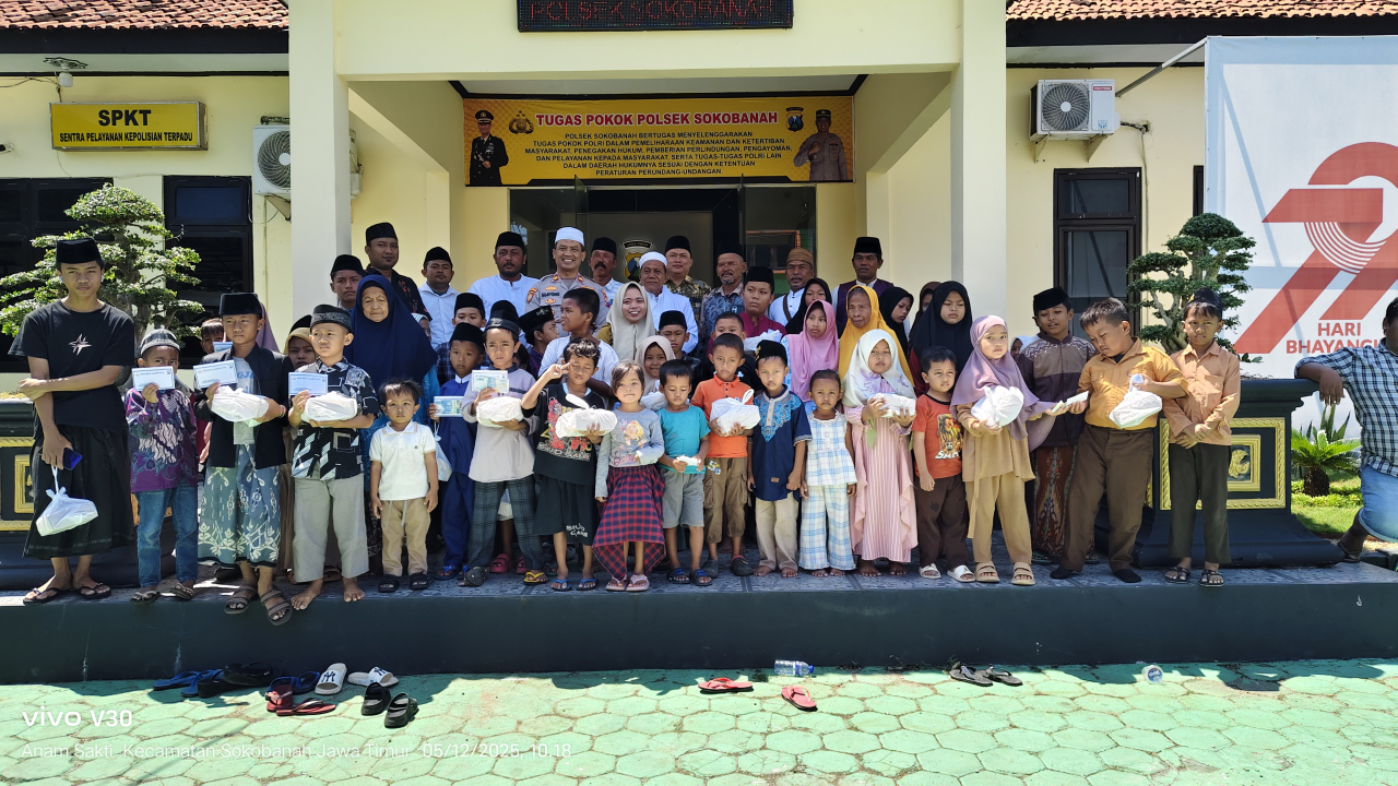 Jumat Berkah Polsek Sokobanah Sampang Gelar Khotmil Qur’an dan Santuni Anak Yatim, Doa Haru Mengiringi Kebersamaan