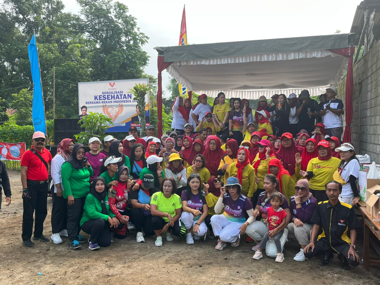 Peresmian Jalan Gotong Royong Kandat Diwarnai Senam Sehat Bersama Rekan Indonesia Jatim dan Desakan Legalitas Jalan