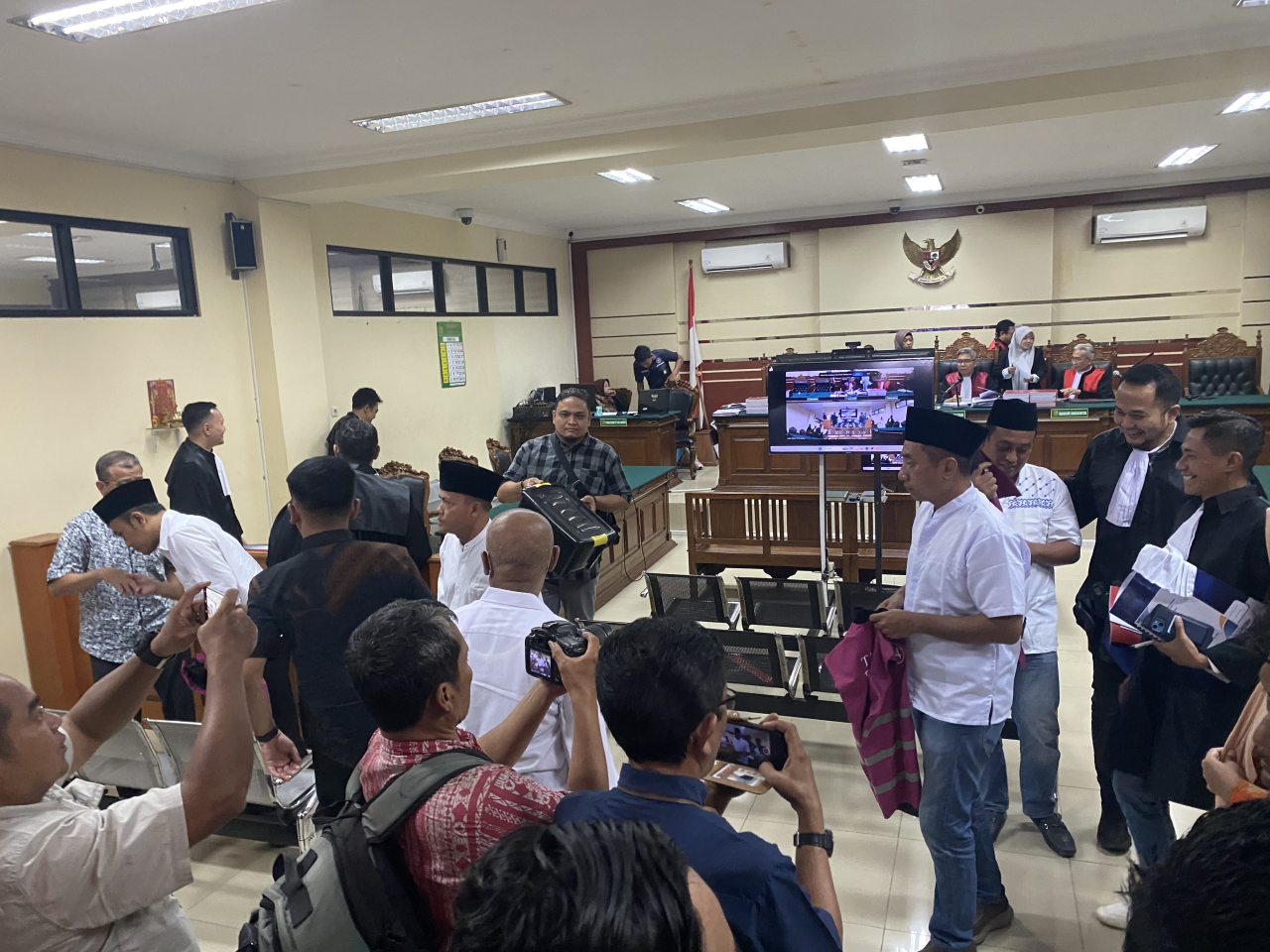 Korupsi Dana PEN Rp12 Miliar di Sampang Mulai Disidangkan, Empat Terdakwa Duduk di Kursi Pesakitan