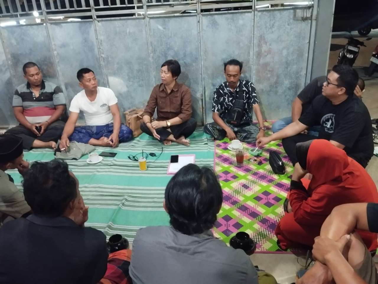 Warga Tiron Bangkit Beri Kuasa Hukum kepada Bu Ander, Perjuangan Sengketa Tanah Kas Desa Masuk Jalur Legal