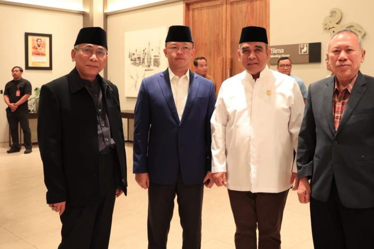 Masuk Delegasi Resmi Indonesia, Gus Yahya Bertolak ke Iran Sampaikan Takziah atas Wafatnya Ali Khamenei