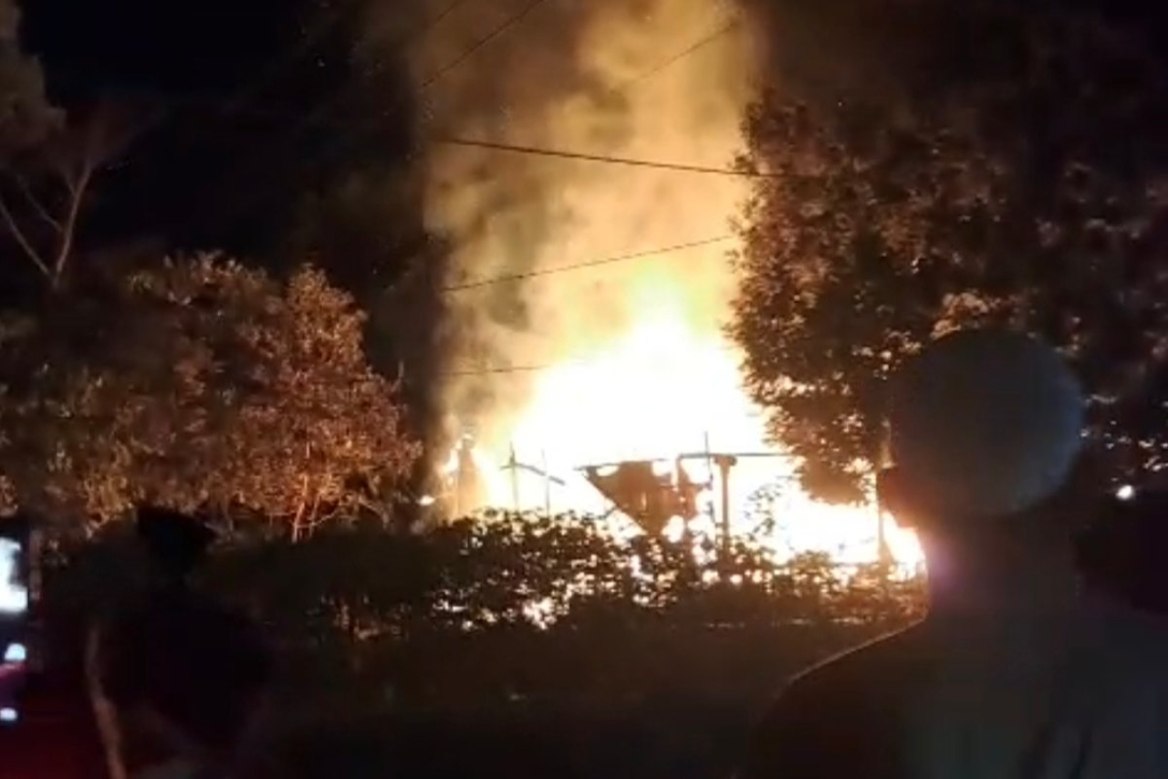Rumah Warga di Ketapang Sampang Hangus Terbakar, Anak Pemilik Diamankan Polisi