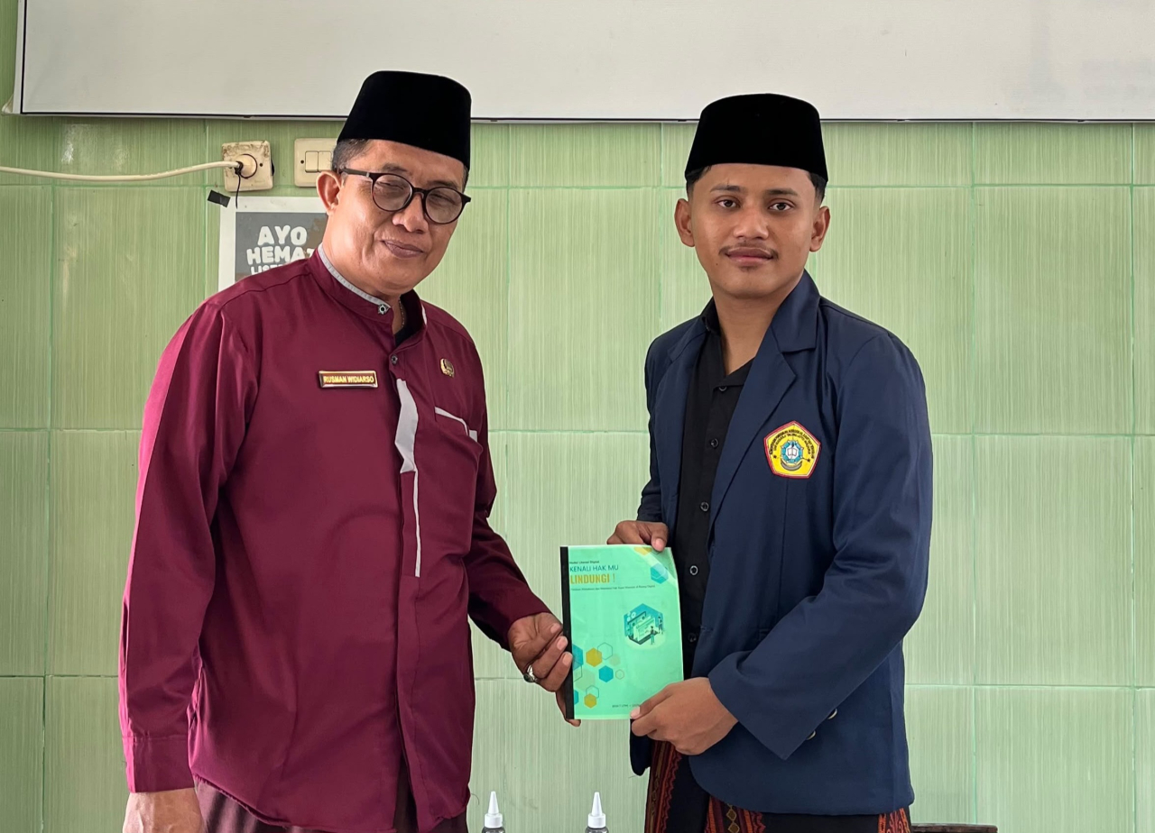 KKNT PADELEGAN UTM Edukasi Siswa SMPN 3 Pademawu tentang HAM di Ruang Digital, Serahkan Modul Pembelajaran
